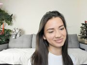 nicoleluuv Chaturbate 29-12-2024 Tiny girl fingering big pussy lips