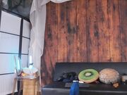 mollyflwers recording of a stream with a big silicone ass