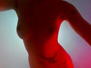 little_anitta - Smoky online show with a naked blonde